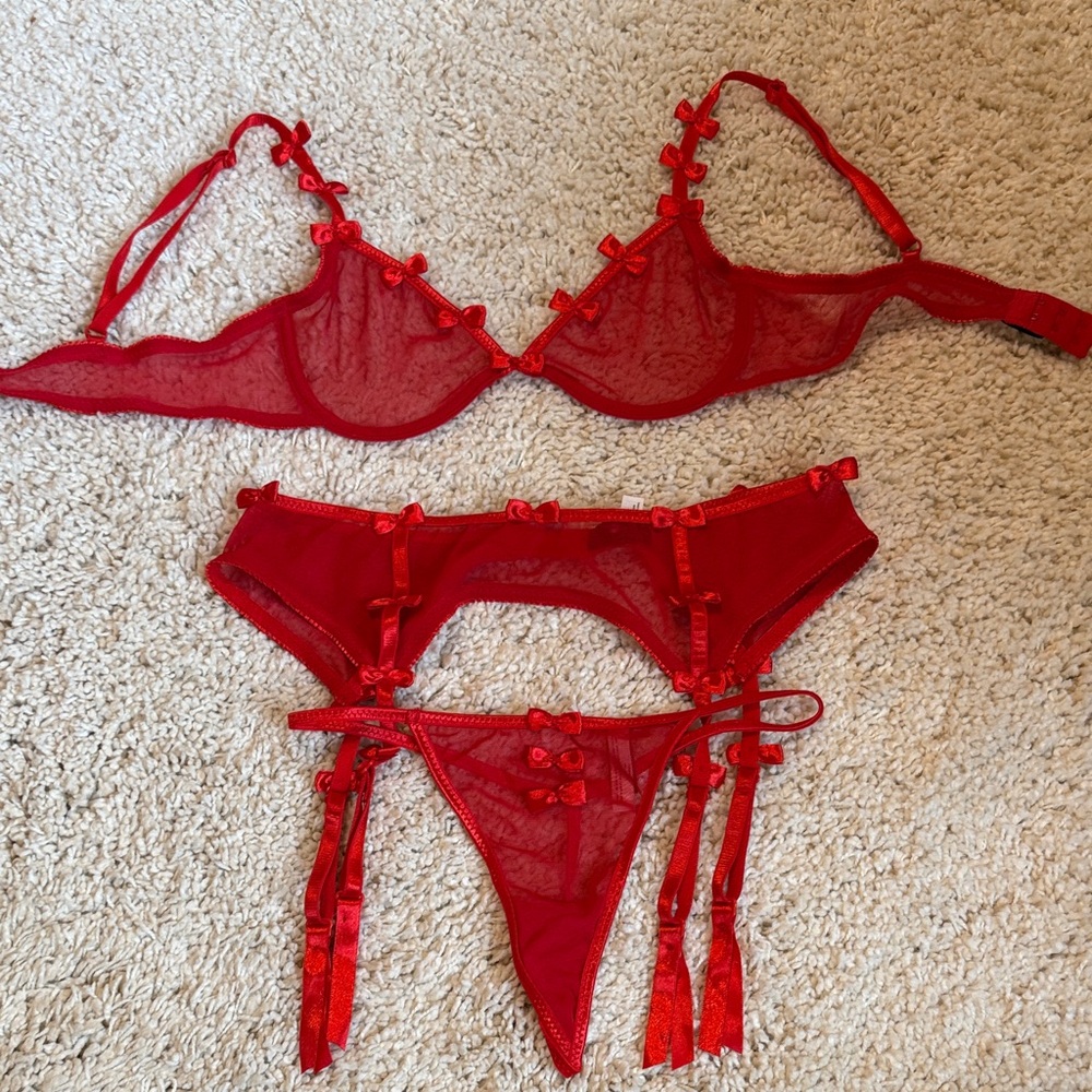 Red sheer bow bra garter belt thong set medium never worn too small